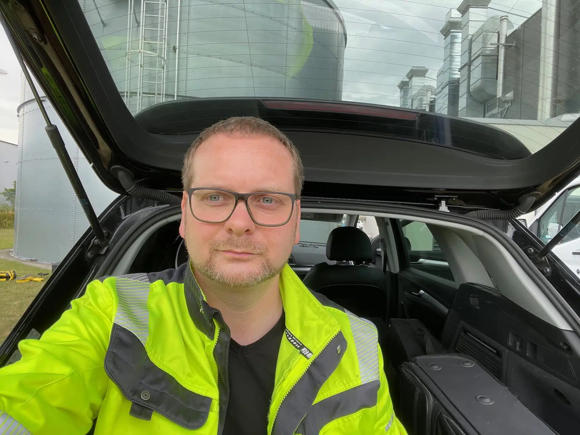 Christian Vor Der Sprinklertank Inspektion